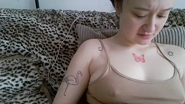 Snapshot of LilyLuck_ chatting on 03/08/26, 02:43 LilyLuck online show from 03/08/26, 02:43