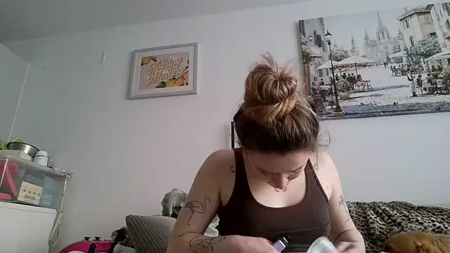 Snapshot of LilyLuck_ chatting on 03/10/26, 04:23 LilyLuck online show from 03/10/26, 04:23