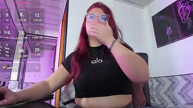 Snapshot of Isaa_Tyler chatting on 12/18/25, 11:44 Isaa Tyler online show from 12/18/25, 11:44