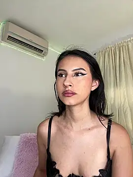 Snapshot of Zoe_mrl chatting on 01/19/26, 12:42 Zoe mrl online show from 01/19/26, 12:42