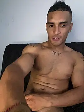 Snapshot of Maicol_xxxx chatting on 02/13/26, 01:51 Maicol xxxx online show from 02/13/26, 01:51