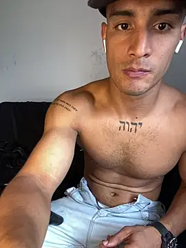 Snapshot of Maicol_xxxx chatting on 02/14/26, 04:48 Maicol xxxx online show from 02/14/26, 04:48