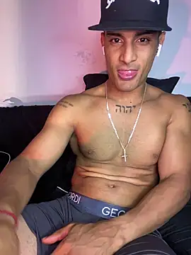 Snapshot of Maicol_xxxx chatting on 03/10/26, 06:29 Maicol xxxx online show from 03/10/26, 06:29