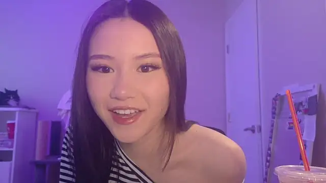 luvvivii online show from 03/10/26, 12:59