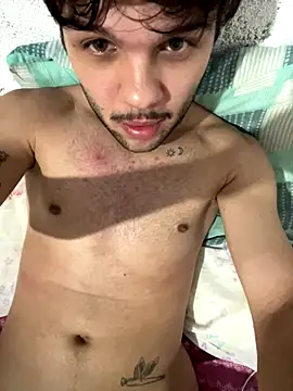 Snapshot of henriques98 chatting on 12/19/25, 04:52 henriques98 online show from 12/19/25, 04:52