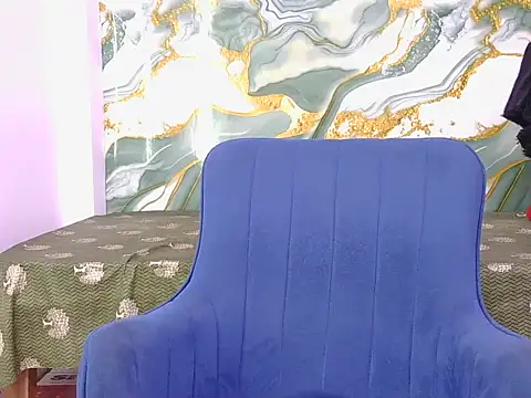 Snapshot of bold-smirthii chatting on 12/21/25, 04:30 bold-smirthii online show from 12/21/25, 04:30