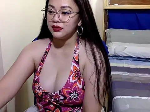 Snapshot of celine_margo chatting on 04/21/26, 06:09 celine margo online show from 04/21/26, 06:09
