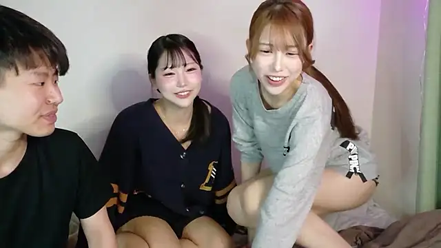 Snapshot of caba_sara chatting on 02/23/26, 12:35 caba sara online show from 02/23/26, 12:35