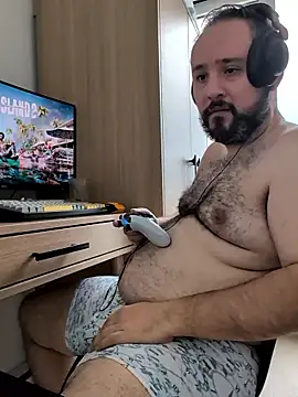 Snapshot of Hairy_bear86 chatting on 01/10/26, 08:32 Hairy bear86 online show from 01/10/26, 08:32