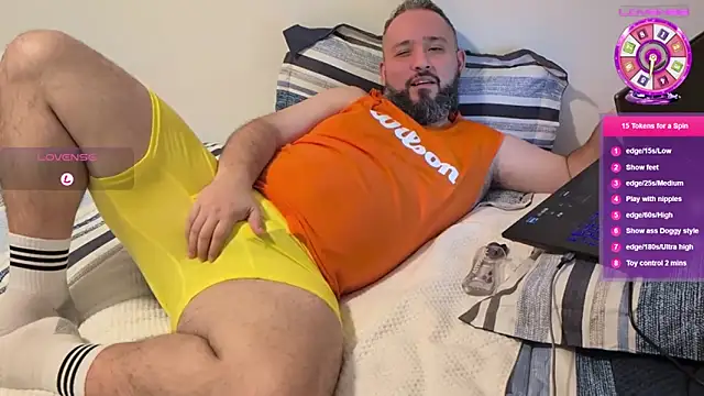 Snapshot of Hairy_bear86 chatting on 03/03/26, 04:18 Hairy bear86 online show from 03/03/26, 04:18