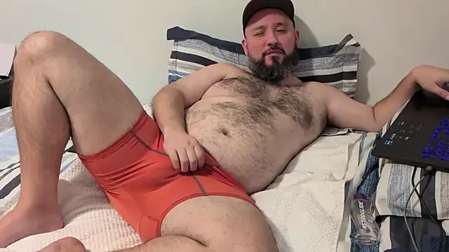 Snapshot of Hairy_bear86 chatting on 03/06/26, 05:04 Hairy bear86 online show from 03/06/26, 05:04
