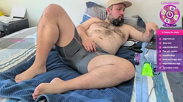Snapshot of Hairy_bear86 chatting on 04/15/26, 06:04 Hairy bear86 online show from 04/15/26, 06:04