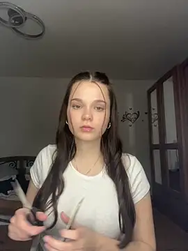 ElenaMariee online show from 12/19/25, 10:06