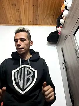 Snapshot of Deimon_hot1 chatting on 12/21/25, 02:41 Deimon hot1 online show from 12/21/25, 02:41