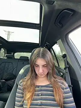 Just-Dori online show from 12/21/25, 01:29