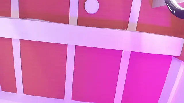 Snapshot of ManuelaEvans_ chatting on 05/16/26, 12:18 ManuelaEvans online show from 05/16/26, 12:18