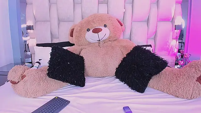 Snapshot of _PaulinaDoll_ chatting on 02/16/26, 03:46 PaulinaDoll online show from 02/16/26, 03:46