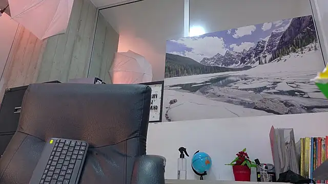 Emilyy05  online show from 06/22/26, 03:25