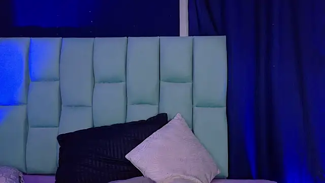 Emilyy05  online show from 06/24/26, 02:54