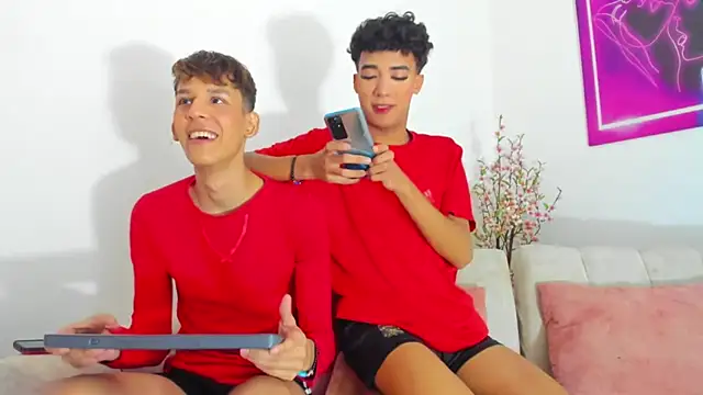 Snapshot of Pleasure_boys_hot chatting on 12/20/25, 09:22 Pleasure boys hot online show from 12/20/25, 09:22