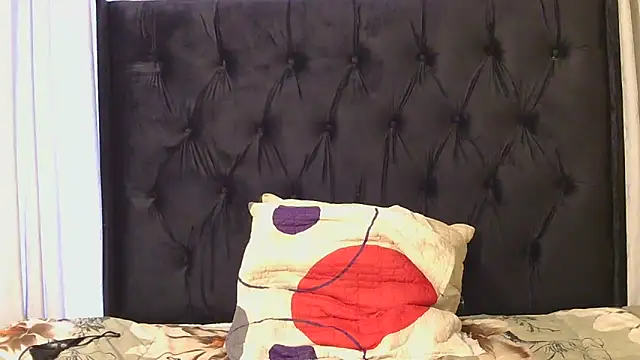 Snapshot of DesiredQueen27 chatting on 06/28/26, 02:56 DesiredQueen27 online show from 06/28/26, 02:56