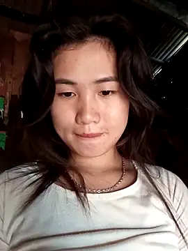 Snapshot of Reency chatting on 12/21/25, 01:57 Reency online show from 12/21/25, 01:57