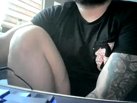 szalonywacek1 online show from 12/20/25, 08:43