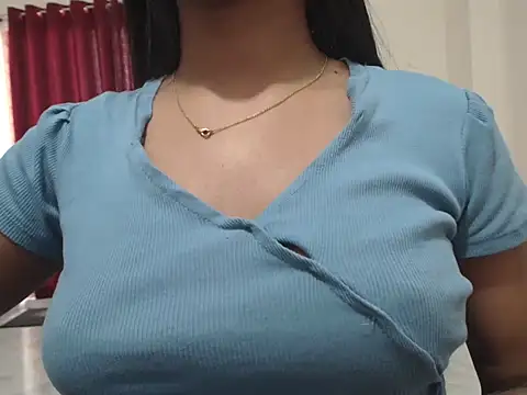 Snapshot of sexy-anaya9 chatting on 04/18/26, 03:43 sexy-anaya9 online show from 04/18/26, 03:43