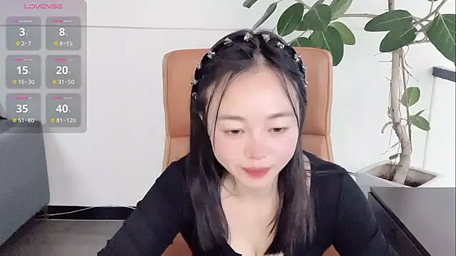 Snapshot of Yuer-77 chatting on 02/03/26, 12:10 Yuer-77 online show from 02/03/26, 12:10