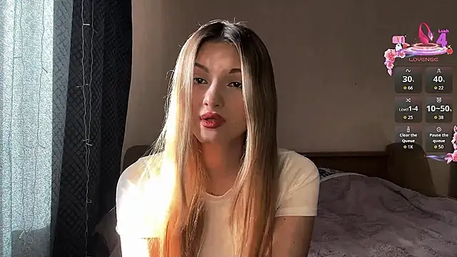 Snapshot of EmllyLighty chatting on 02/11/26, 08:41 EmllyLighty online show from 02/11/26, 08:41