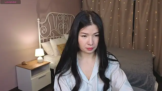 Lea Apple online show from 06/17/26, 12:13