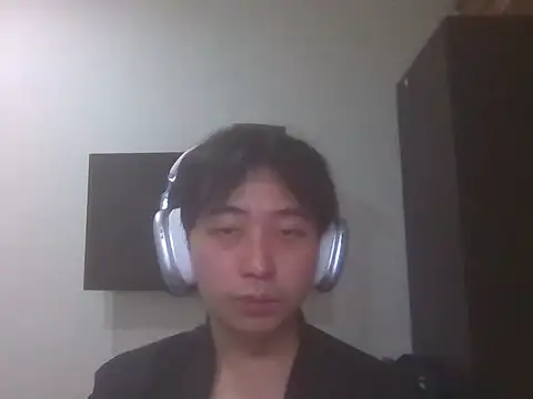 Snapshot of AJIJI1010 chatting on 12/22/25, 06:49 AJIJI1010 online show from 12/22/25, 06:49