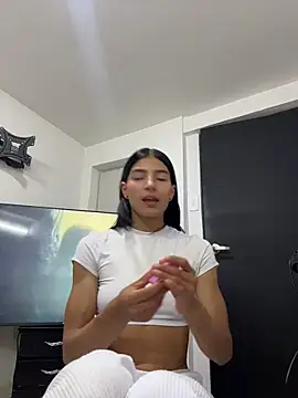Snapshot of Ema_Rose_ chatting on 04/07/26, 08:31 Ema Rose online show from 04/07/26, 08:31