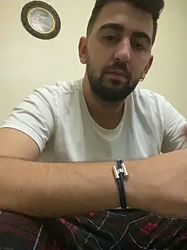 akindrv1 online show from 12/21/25, 12:07