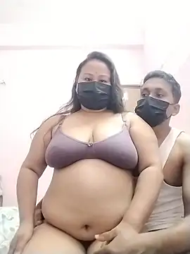 Snapshot of DesiSeductress chatting on 02/19/26, 03:19 DesiSeductress online show from 02/19/26, 03:19