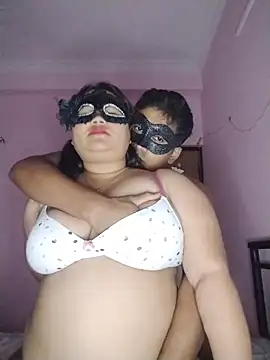 Snapshot of DesiSeductress chatting on 03/26/26, 06:24 DesiSeductress online show from 03/26/26, 06:24