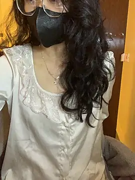 Snapshot of Sofiababy22 chatting on 02/05/26, 12:43 Sofiababy22 online show from 02/05/26, 12:43