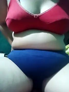Snapshot of suman_bhabhi001 chatting on 05/27/26, 04:04 suman bhabhi001 online show from 05/27/26, 04:04