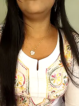 Snapshot of Deshi_bhabhi143 chatting on 05/15/26, 05:47 Deshi bhabhi143 online show from 05/15/26, 05:47