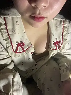 lili-roze online show from 04/10/26, 12:32