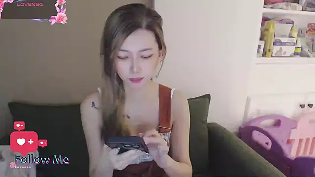 Snapshot of whitecat13 chatting on 04/16/26, 11:22 whitecat13 online show from 04/16/26, 11:22