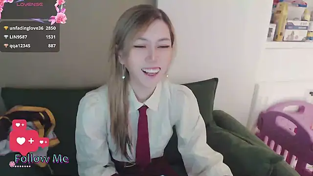 Snapshot of whitecat13 chatting on 04/22/26, 11:12 whitecat13 online show from 04/22/26, 11:12
