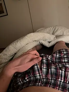 Snapshot of SecretCouple23 chatting on 03/09/26, 07:29 SecretCouple23 online show from 03/09/26, 07:29