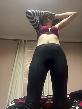 Snapshot of SexyMamiVee chatting on 02/16/26, 12:12 SexyMamiVee online show from 02/16/26, 12:12