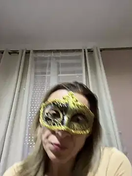 Snapshot of SexyMamiVee chatting on 02/19/26, 12:45 SexyMamiVee online show from 02/19/26, 12:45