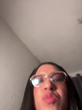 Snapshot of ValentinaEvanz chatting on 06/21/26, 06:32 ValentinaEvanz online show from 06/21/26, 06:32