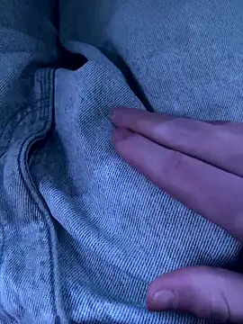 Snapshot of LittleGuy_2007 chatting on 01/08/26, 10:45 LittleGuy 2007 online show from 01/08/26, 10:45