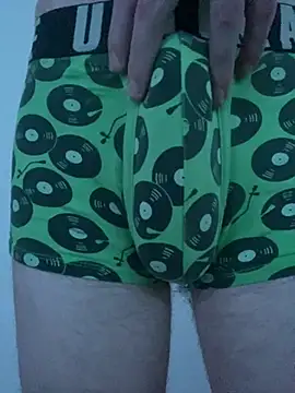 Snapshot of LittleGuy_2007 chatting on 02/19/26, 12:17 LittleGuy 2007 online show from 02/19/26, 12:17