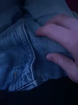 Snapshot of LittleGuy_2007 chatting on 02/22/26, 09:46 LittleGuy 2007 online show from 02/22/26, 09:46