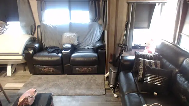 Snapshot of mspatience chatting on 04/01/26, 04:37 mspatience online show from 04/01/26, 04:37